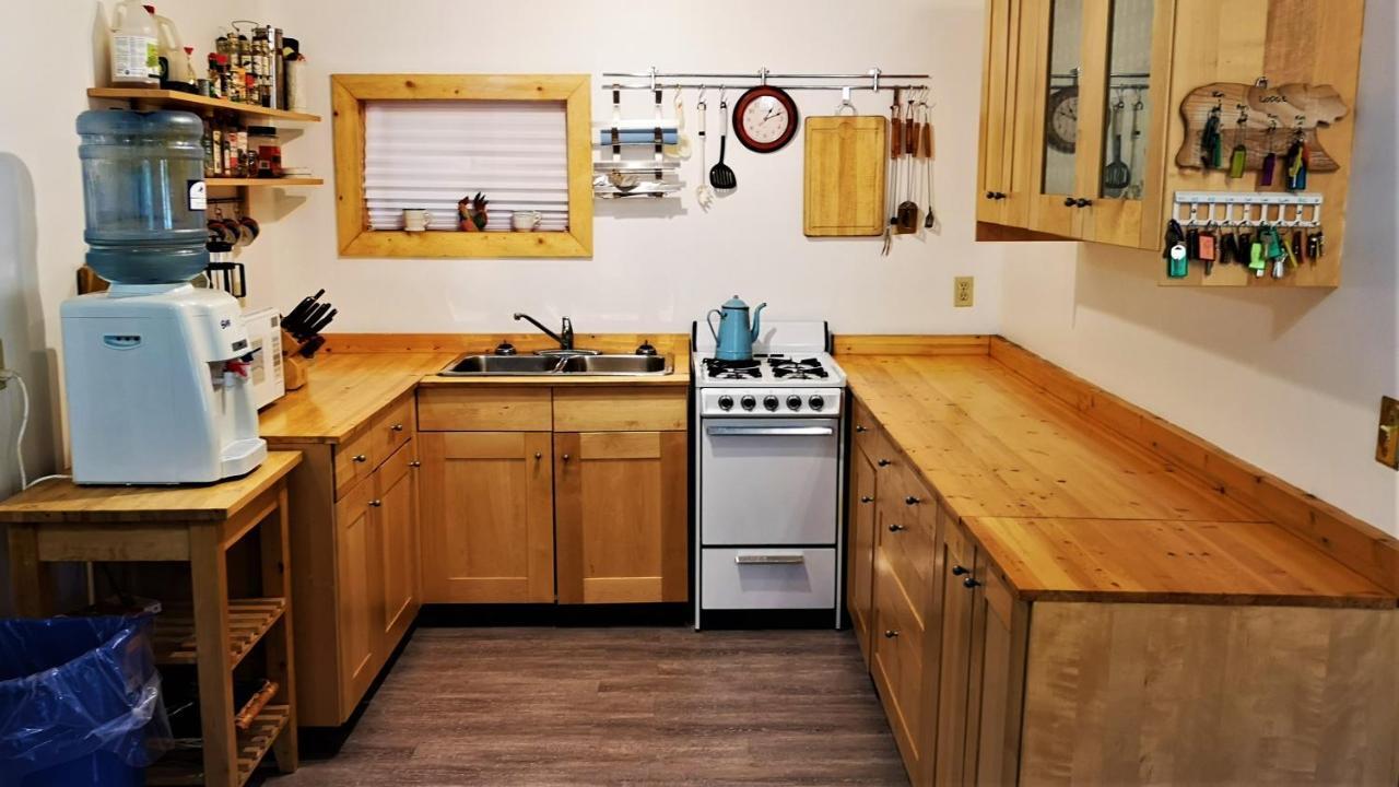 Yellow Dog Lodge, Inc. ييلونايف المظهر الخارجي الصورة